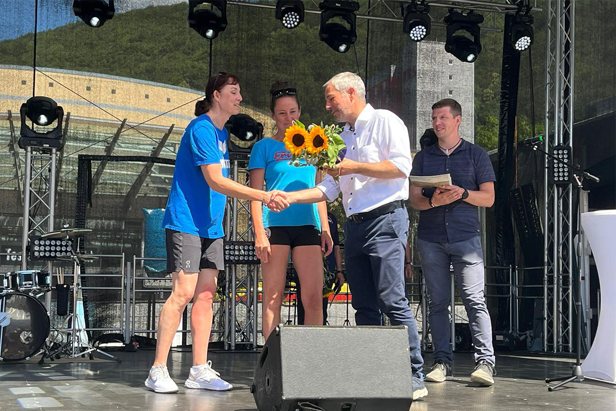 Tag der Vereine Suhl (03.07.2022): Auszeichnung VfB 91 Suhl U13w Trainerinnen